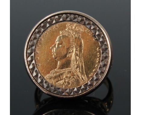 9ct gold victoria jubilee half sovereign ring size R weight 10.1 grams