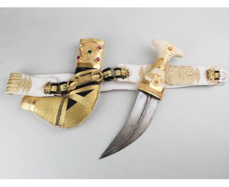 Ceremonial Arab dagger with gold coloured mount