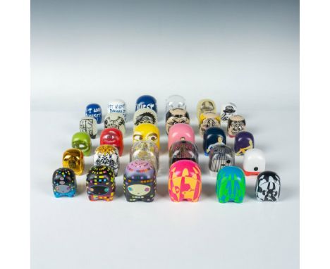 Visionaire 50: Artist Toys is a limited edition concept by Visionaire World. The box includes 10 vinyl toys by artists Alex K
