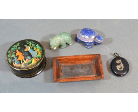 A Carved Jade Model Of A Bear together with a hardstone model of a turtle, a lacquered box, a small wooden tray and a locket 