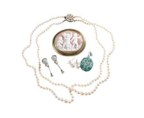VICTORIAN CAMEO BROOCH, depicting three cherubs, and a collection of jewellery to include a turquoise and seed pearl pendant 