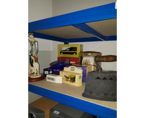 A LOT OF MISC INC RINGTONS CERAMIC MONEY BOX RINGTONS MINI HORSE AND CARRIAGE EYX