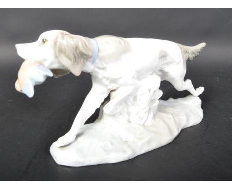 Lladro - Hand made Spanish porcelain figurine statue of a Spaniel retriever hunting dog. In walking / running position with p