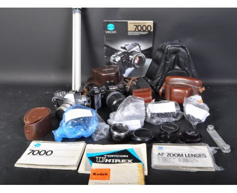 Assortment of vintage 20th century photographic equipment to include a Minolta SR1 camera with case with Minolta Auto Rokkor 