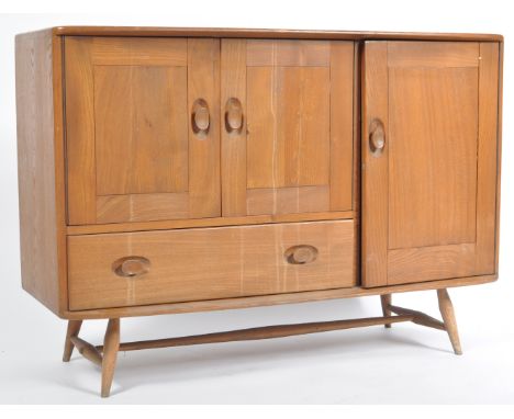 Lucian Ercolani - Ercol - Model 366 - An original retro vintage 1960's beech and elm sideboard credenza in a blonde / golden 