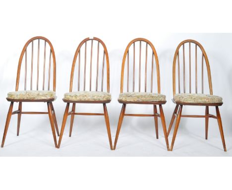 Lucian Ercolani - Ercol - Windsor Quaker - A matching set of four mid Century beech and elm wood Quaker pattern dining chairs