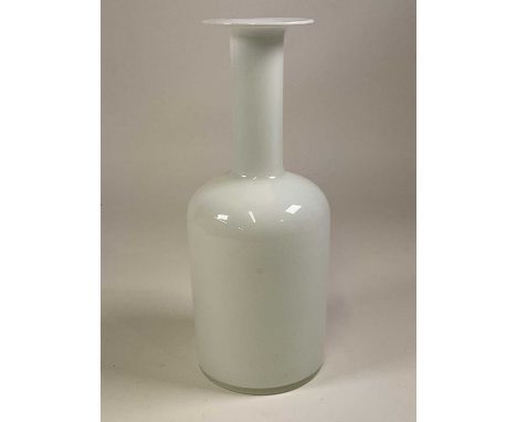 OTTO BRAUER FOR HOLMEGAARD; a mid 20th century Danish art glass white cased Gul vase, height 44cm.