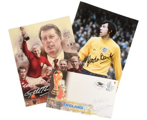 Football - World Cup 1966 / England - collection of autographs from various England players who participated in the 1966 Engl
