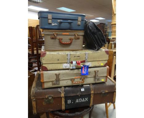 COLLECTION OF VINTAGE TRUNKS &amp; SUITCASES