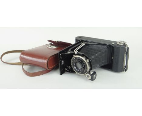 ZEISS IKON 'COMPUR' CAMERA with concertina action, with its case