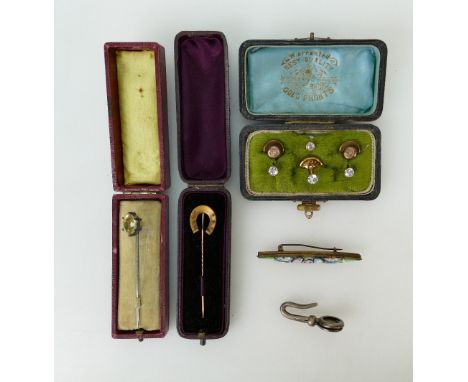 Small group of jewellery including cased gold stock / stick pin along with another pin, gilt cased studs, brooch etc