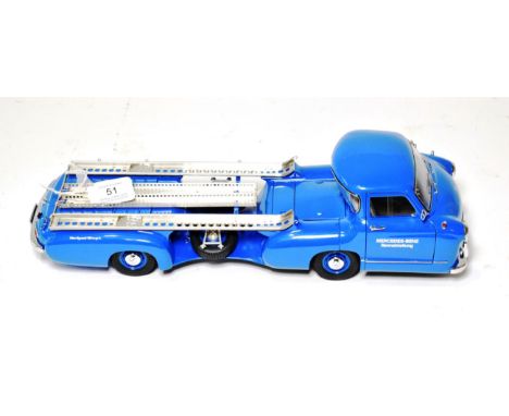 CMC Mercedes-Benz 1954 Renntransporter 1:18 scale model (E box G)