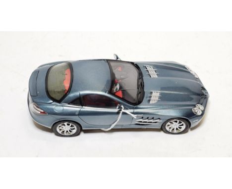 CMC Mercedes-Benz SLR McLaren (2003) 1:18 scale model (E)