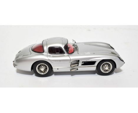 CMC Mercedes-Benz 300 SLR (1955) 1:18 scale model, Uhlenhaut-Coupe (E box G)