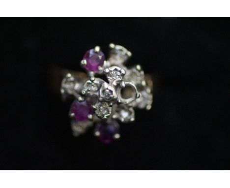 9ct Gold ring set with 10 diamonds &amp; 3 amethyst (1 diamond missing) Size M