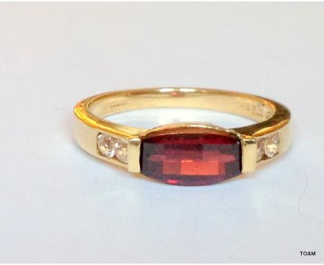 A 9ct gold men's garnet signet ring, size Q