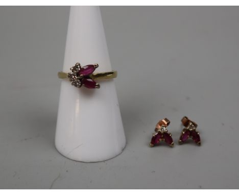 18ct gold ruby and diamond set ring with matching earrings - Size: M« 