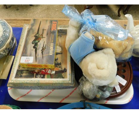 JIGSAW PUZZLES, A FURTHER SOLITAIRE SET, A SOOTY PUPPET ETC 