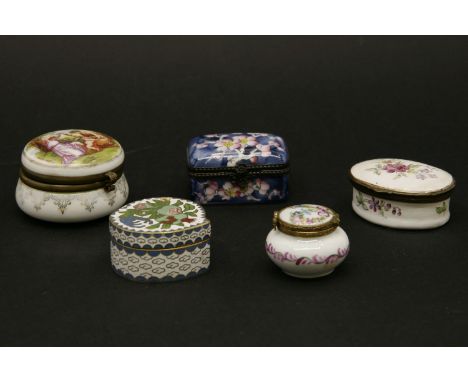An early19th century enamel patch box, together with assorted patch boxes (5)