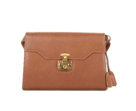 Gucci, a vintage envelope flap handbag, crafted from tan leather, with polished gold-tone hardware, removable tan leather sho