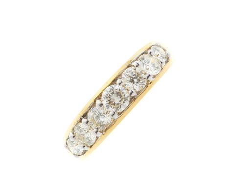 An 18ct gold graduated brilliant-cut diamond ring, with tapered band, diamond weight 1ct, estimated I-J colour, VS2-SI1 clari