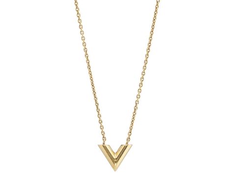 Louis Vuitton, a gold-tone Essential V necklace, signed Louis Vuitton, serial M61083, full length 49cm-Overall condition good
