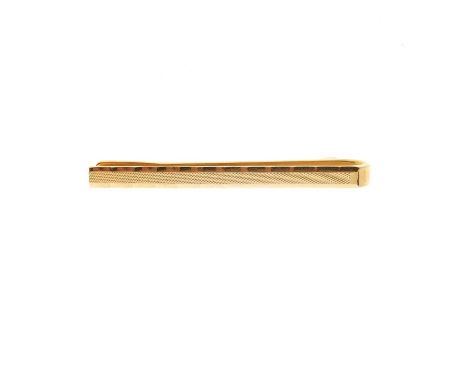A gold tie pin, of engine turned design, partial marks, length 5cm, 4.3gOverall good conditionSome light marks and scratches,