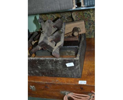 A GOOD SELECTION OF WOODWORKING TOOLS VARIOUS 