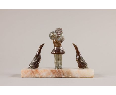 Anonym Mädchen mit GänsenBronze braun und silberfarben gefasst auf Marmorsockel20 x 14 x 7 cm