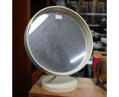 A RETRO DESIGN CIRCULAR PLAIN PLATE DRESSING TABLE TOP MIRROR 