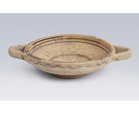 Etruscan Kylix, 6th-5th century BC. Terracotta. Measures: 4 x 20 x 14,5 cm. The piece presented here is a kylix, a Greek cera