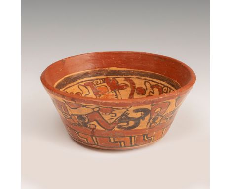 Mayan culture bowl. Honduras-El Salvador, 500-800 A.D. Polychrome terracotta. Measures: 9 x 20 cm (diameter). Unlike monument