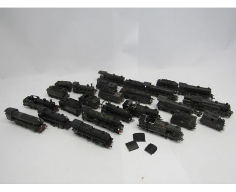 A collection of kit built and heavily modified 00 gauge model railway locomotives and tenders for restoration (approx. 22 ite