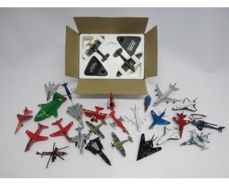 A boxed Atlas Editions 4909 301 diecast Battle of Britain 1940 set comprising Spitfire and Messerschmitt, together with a col