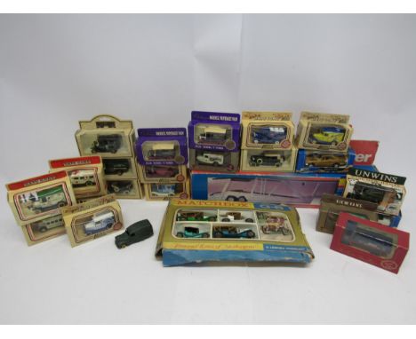 A collection of boxed diecast vehicles including Matchbox Models Of Yesteryear G5 Famous Cars Of Yesteryear Gift Set (box poo