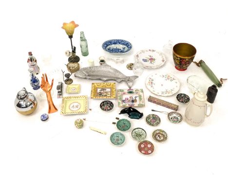 A collection of ceramic items and glassware to include decorative bowls, saucers, a lamp and figurines. (QTY)