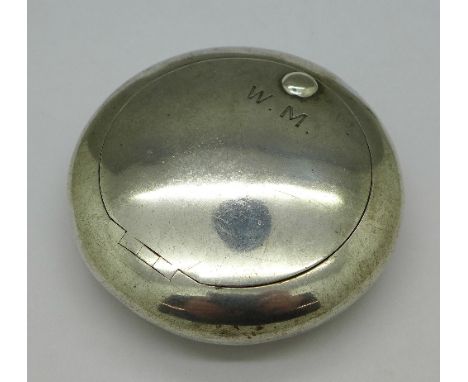 A Victorian silver squeeze snuff tobacco box, London 1898, weight 83g, with initials