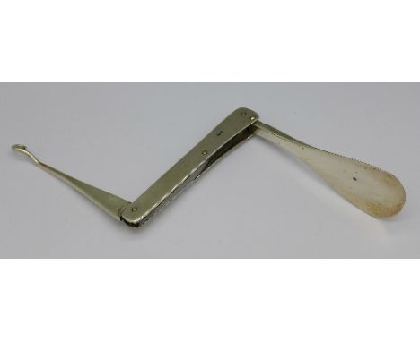 A silver button hook and shoe horn, Sheffield 1916, weight 86g