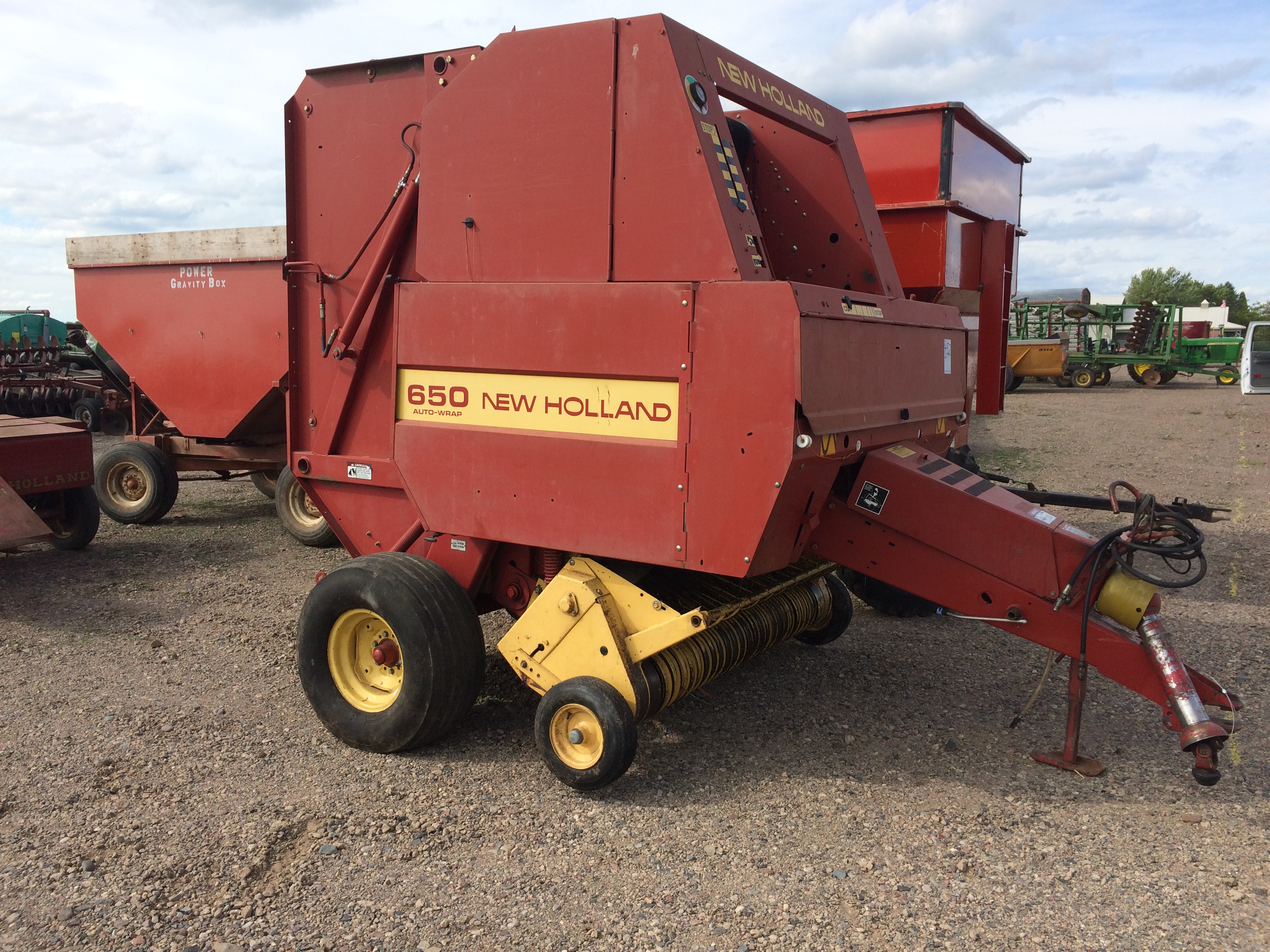 NH 650 Auto Wrap Round Baler, Some new belts, twine, 540 pto. From a
