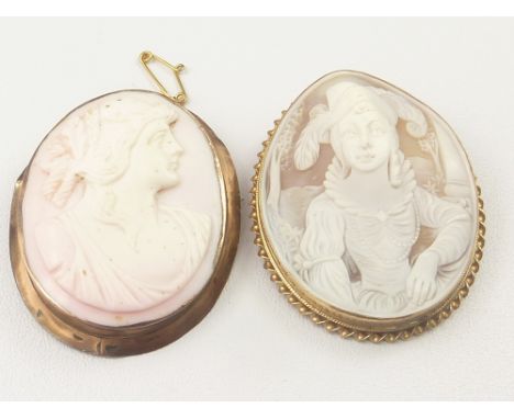 Cameo brooch with portrait of a woman in 9ct gold and another coral. (2).