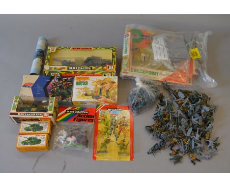 Quantity of assorted toy soldier items: Britains Army Group 9788 KubelWagen & German Field Gun, boxed; Britains 9782 Military