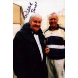 Richard Briers CBE singed colour photo, measures 6 inch by 9 inch. Good condition Est.