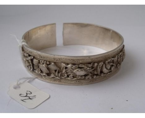 Good vintage heavy signed Chinese silver bangle  depicting lobsters, crabs and other sea creatures  55.8g         