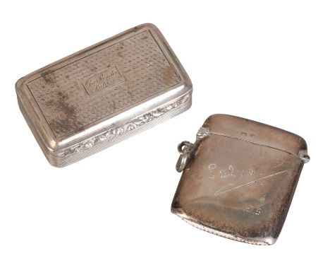 A GEORGE IV SILVER VINAIGRETTE by Thomas Smith, Birmingham 1828, the engine turned exterior with cast silver leaf scroll thum