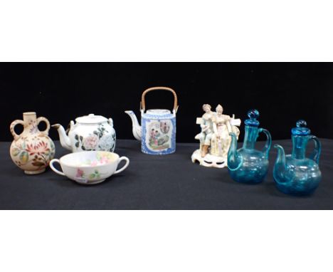 A COLLECTION OF DECORATIVE CERAMICS AND GLASS including a Chinese porcelain teapot