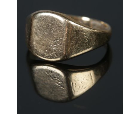 A 9ct gold signet ring. Size R 1/2, 5.49g.  Ring has been cut.