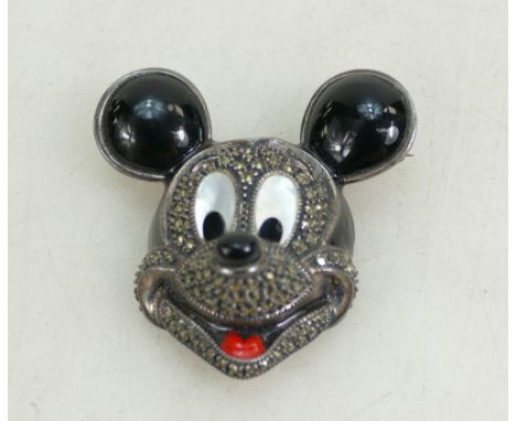 Large vintage Disney Micky / Minnie Mouse brooch in sterling silver, set marcasite with mother of pearl & black decoration. M