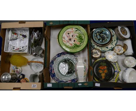 A large mixed collection of ceramic items to include - gilded Art of Chokin themed plates, trinket boxes, vases, plus decorat