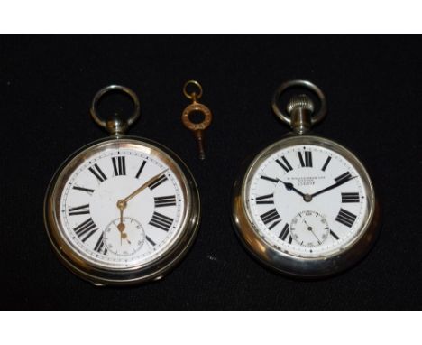Pocket Watches - a Military issue pocket watch, H Williamsons Ltd, London, 13689F, white enamel dial, bold Roman numerals, su