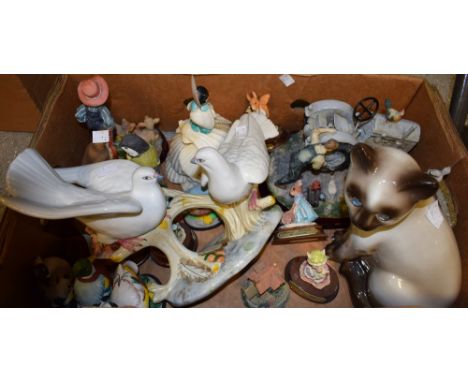Decorative Ceramics - a large ceramic cat; a ceramic model of a tractor and farmer; a ceramic model of a Robin; another, simi